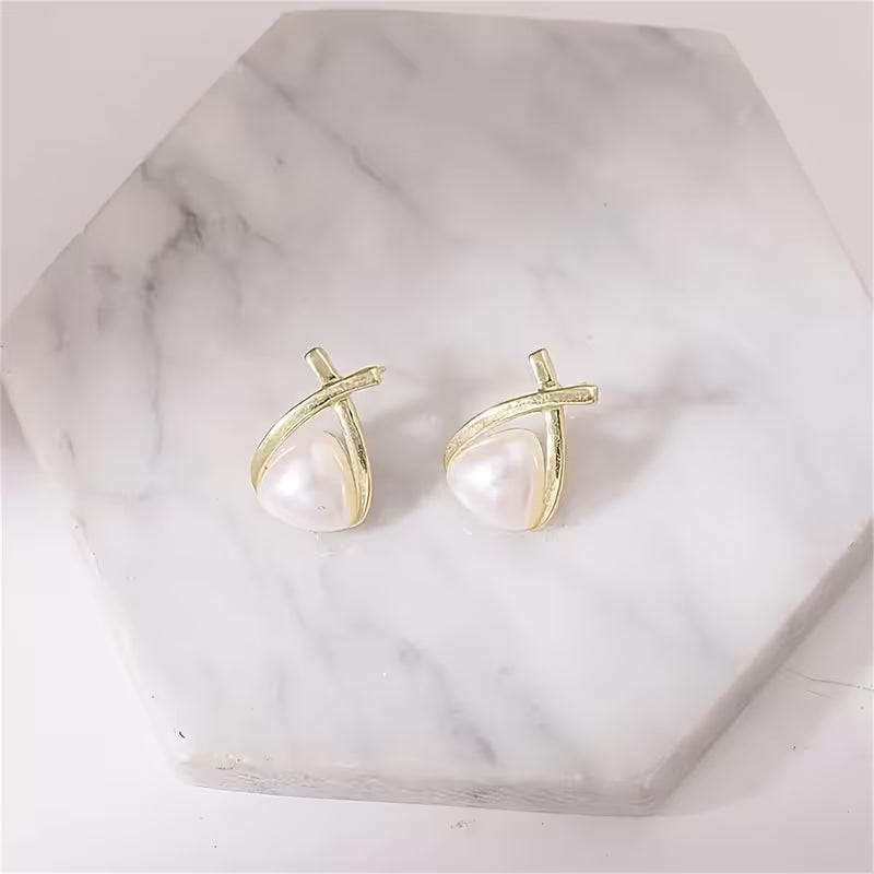 Classic Elegant Minimalist Imitation Pearl Stud Earrings