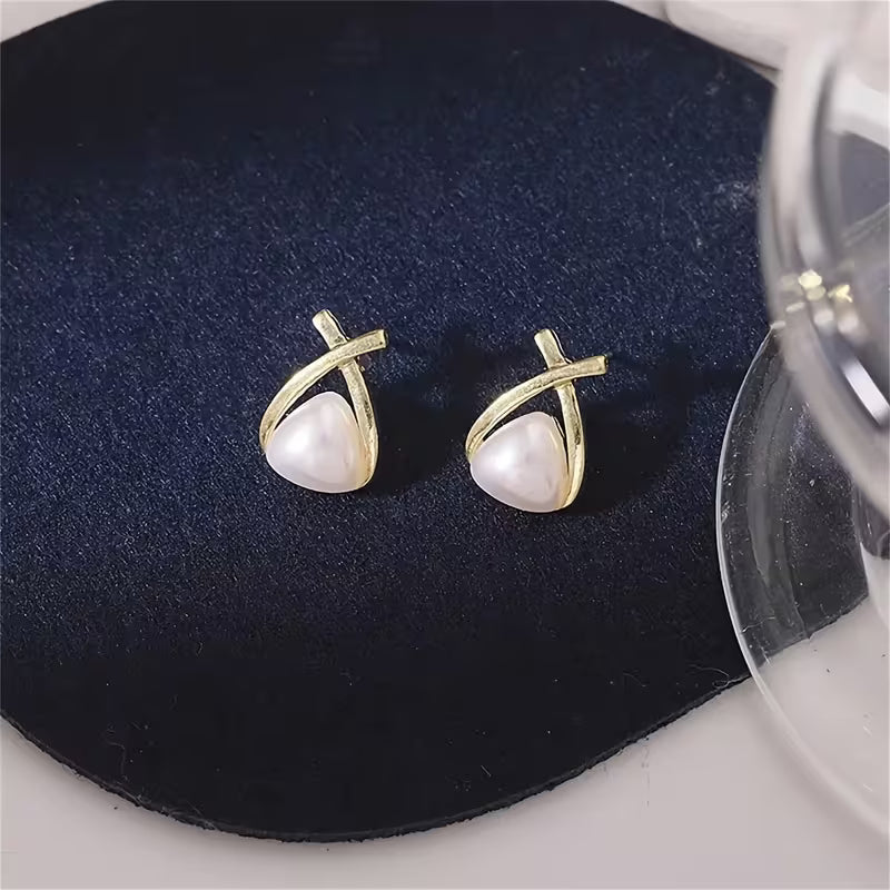 Classic Elegant Minimalist Imitation Pearl Stud Earrings